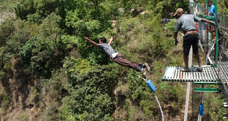 Bungee Jumping in Nepal (2)